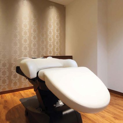 YUME shampoo unit full-flat recline view